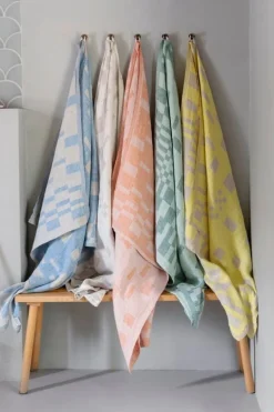 Lapuan Kankurit Koodi bath towel, rainy blue - linen