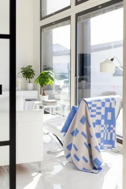 Lapuan Kankurit Koodi blanket, blue - light beige