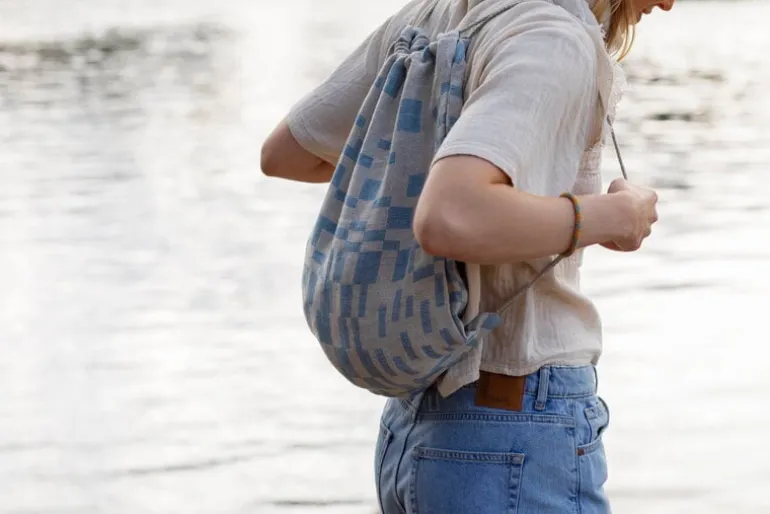 Lapuan Kankurit Koodi drawstring bag, rainy blue - linen