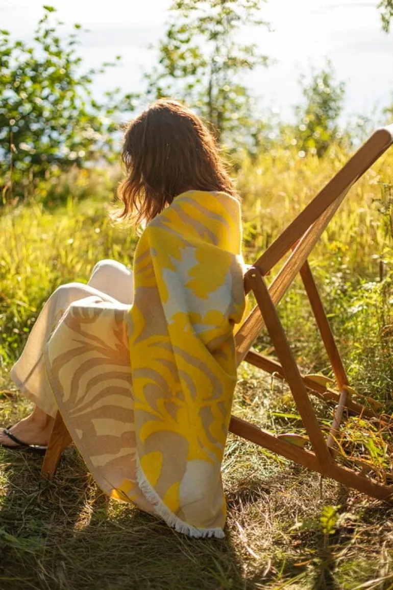 Lapuan Kankurit Kuutamo throw, beige - yellow