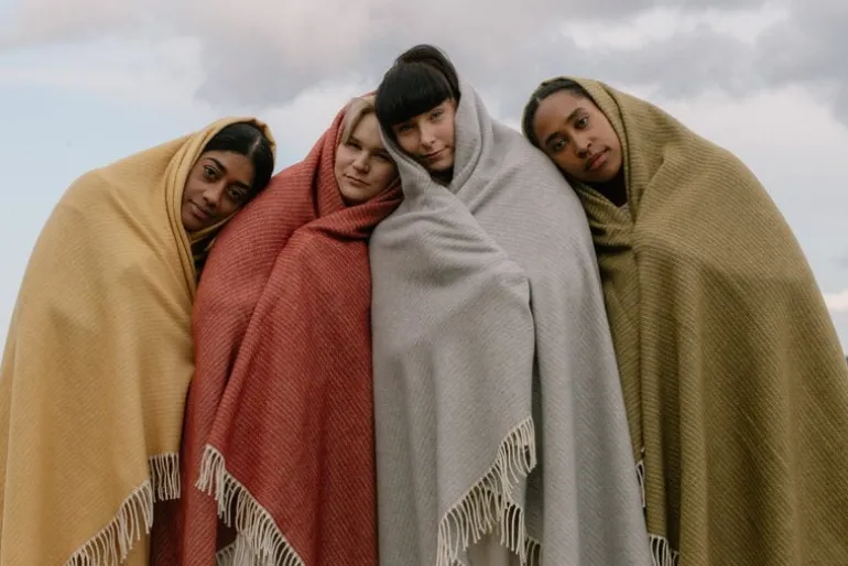 Lapuan Kankurit Lepo blanket, 135 x 180 cm, white - ochre