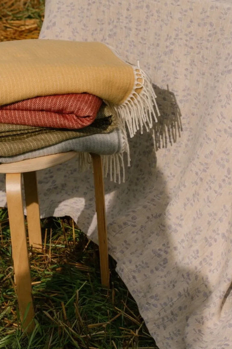 Lapuan Kankurit Lepo blanket, 135 x 180 cm, white - grey