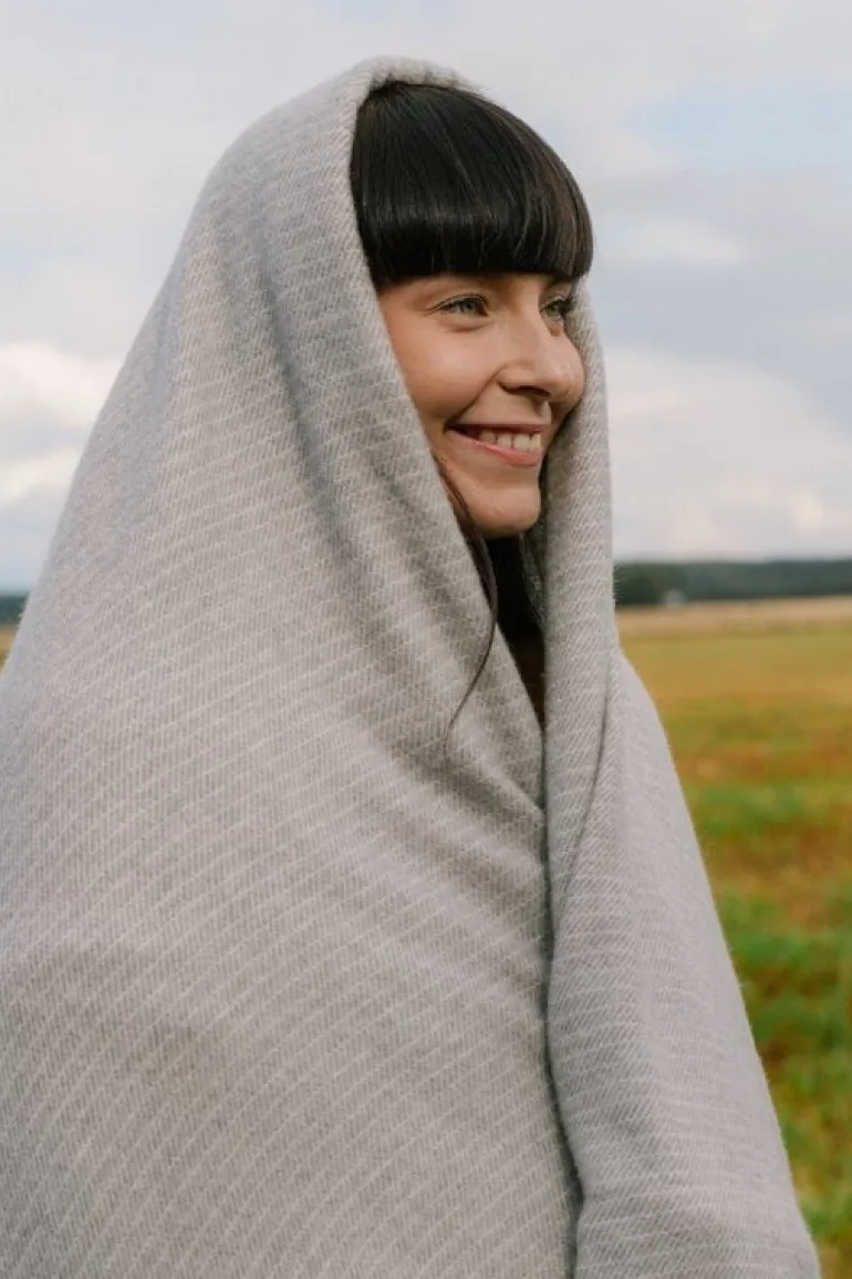 Lapuan Kankurit Lepo blanket, 135 x 180 cm, white - grey