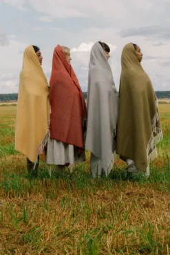 Lapuan Kankurit Lepo blanket, 135 x 180 cm, white - grey