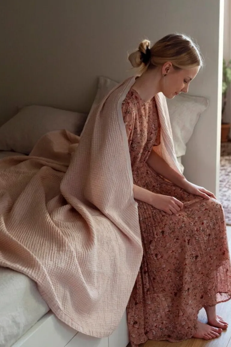 Lapuan Kankurit Maja blanket, white - rosa