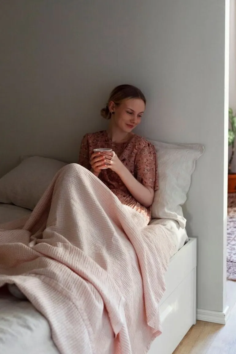 Lapuan Kankurit Maja blanket, white - rosa