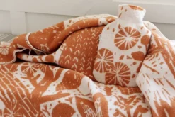 Lapuan Kankurit Metsikkö blanket, cognac - white