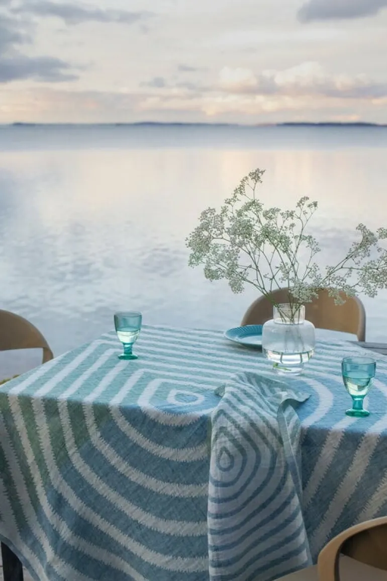 Lapuan Kankurit Metsälampi hand towel, white - green - rainy blue