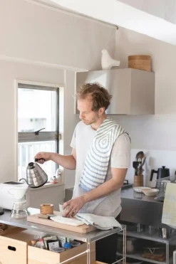 Lapuan Kankurit Metsälampi hand towel, white - green - rainy blue