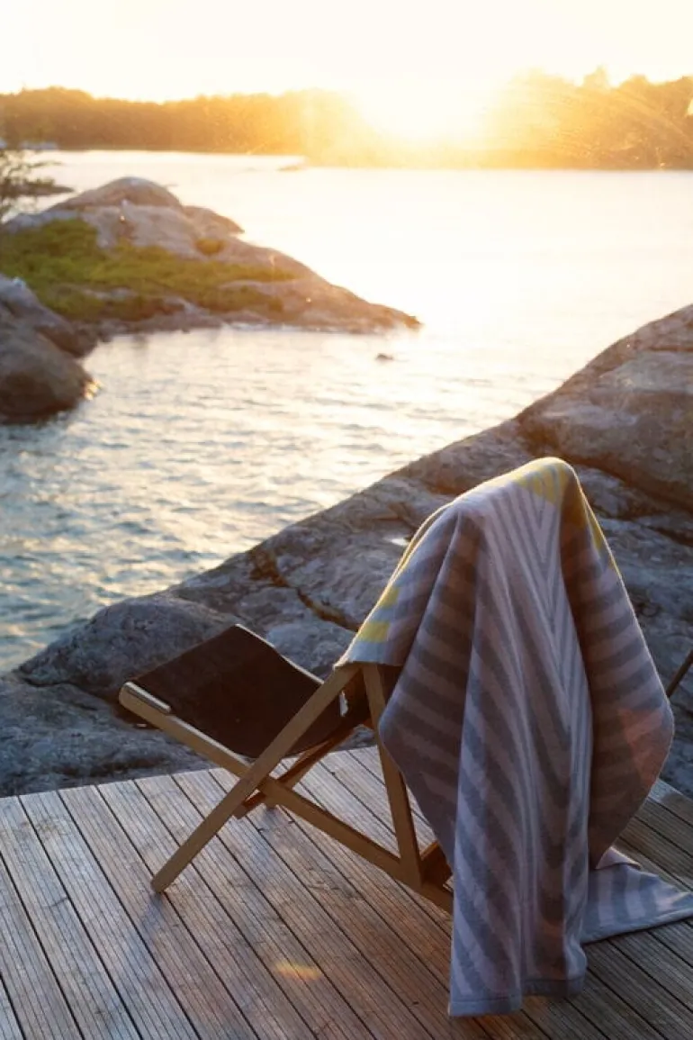 Lapuan Kankurit Metsälampi blanket, 130 x 200 cm, rose - grey - ochre