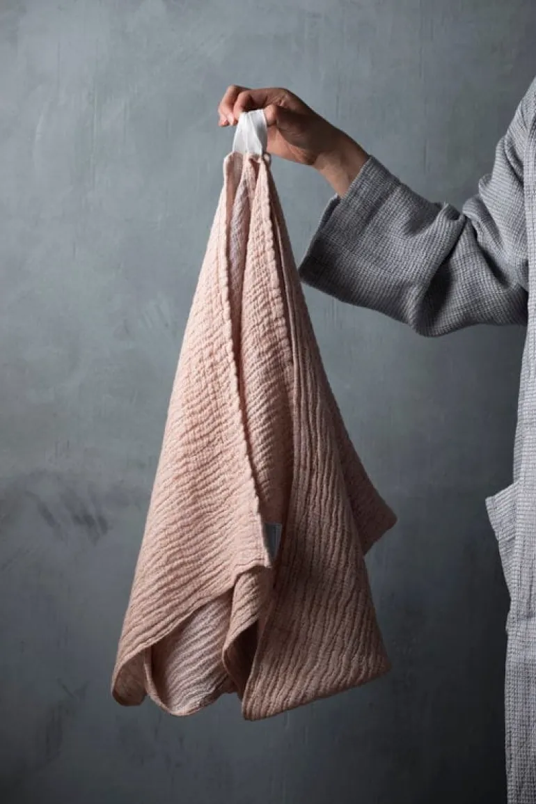 Lapuan Kankurit Nyytti giant towel, white - cinnamon