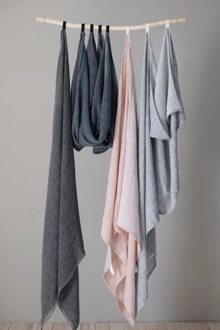 Lapuan Kankurit Nyytti giant towel, white - grey