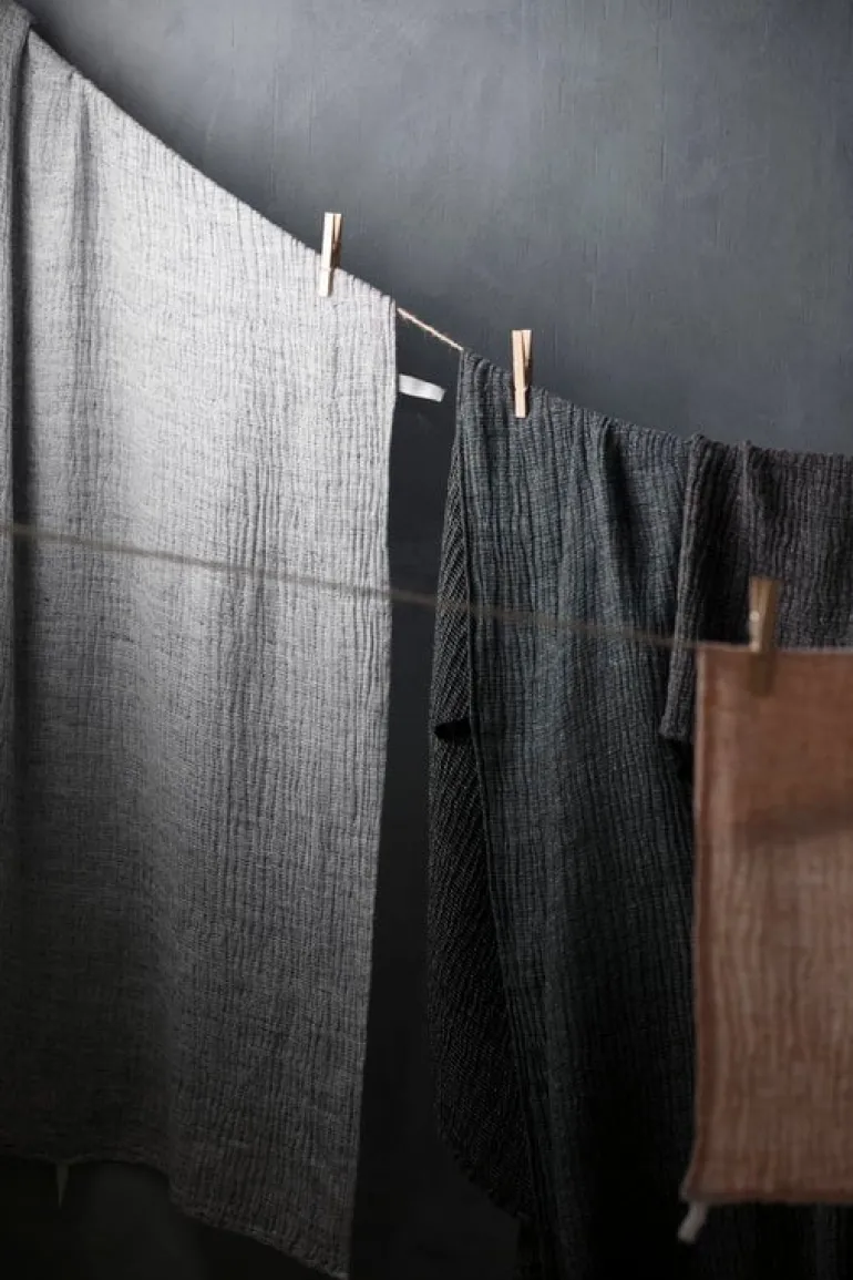 Lapuan Kankurit Nyytti giant towel, black - grey