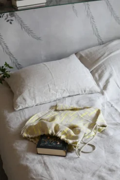 Lapuan Kankurit Osmankäämi drawstring bag, yellow - linen