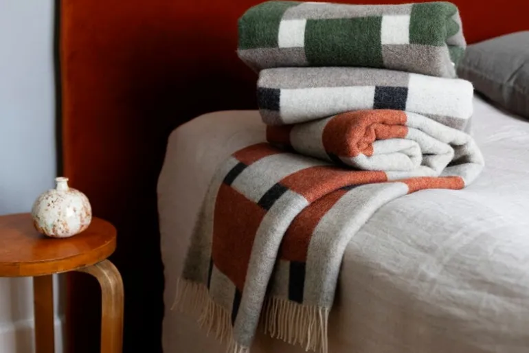 Lapuan Kankurit Punos blanket, beige - olive - white