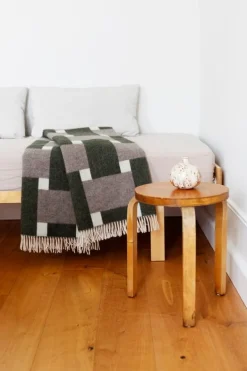 Lapuan Kankurit Punos blanket, beige - olive - white