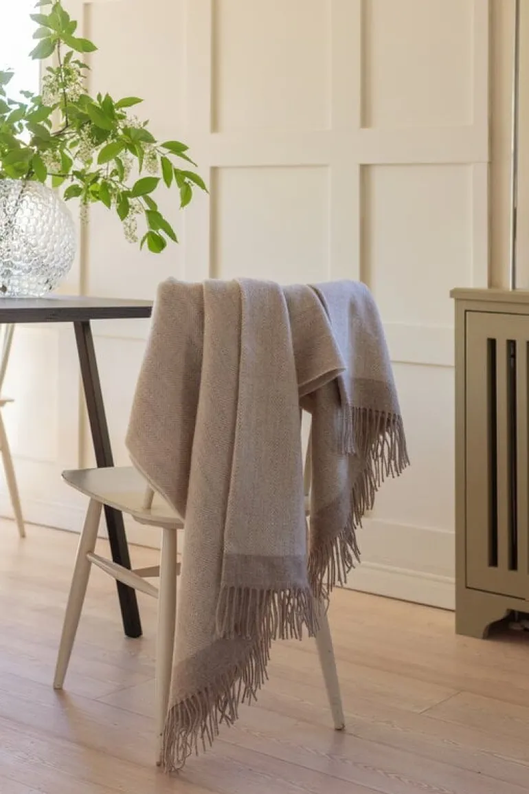 Lapuan Kankurit Rauha blanket, 13 x 180 cm, white - beige