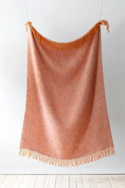 Lapuan Kankurit Revontuli mohair blanket, rust - rose