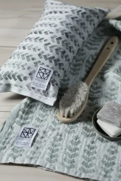Lapuan Kankurit Ruusu x Hvitträsk hand towel, aspen green