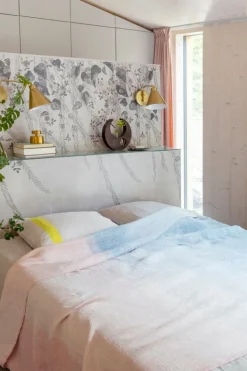 Lapuan Kankurit Saari table cloth/throw, 145 x 200 cm, rose - blue