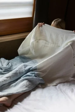 Lapuan Kankurit Saari table cloth/throw, 145 x 200 cm, white - blue