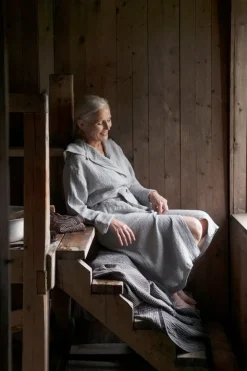 Lapuan Kankurit Terva bathrobe with hood, white - grey