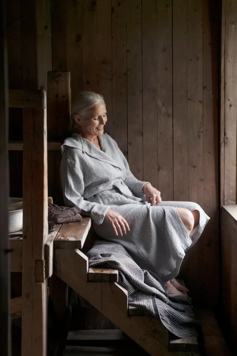 Lapuan Kankurit Terva bathrobe with hood, white - grey