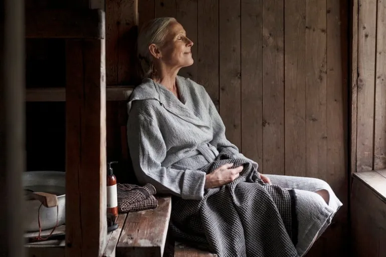 Lapuan Kankurit Terva bathrobe with hood, white - grey