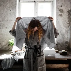 Lapuan Kankurit Terva giant towel, white - linen