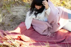 Lapuan Kankurit Uni pocket shawl, dusty rose