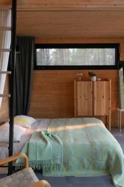 Lapuan Kankurit Uni pocket shawl, mint