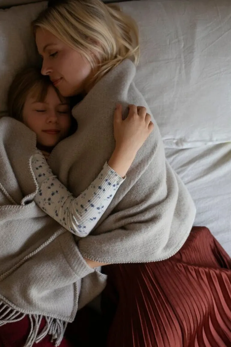 Lapuan Kankurit Uni pocket shawl, light beige