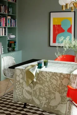 Lapuan Kankurit Villiyrtit tablecloth/throw, 150 x 200 cm, white - olive