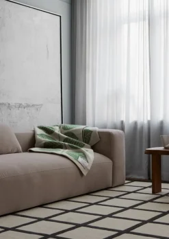 LAYERED Avenue Checked rug, black - white