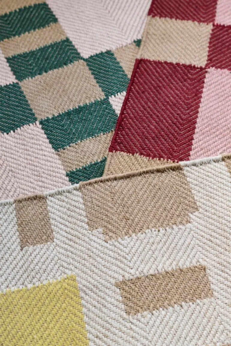 LAYERED Evelina Kroon Korean Chives jute rug