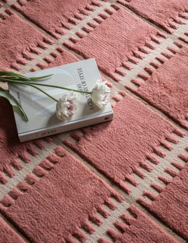 LAYERED Lilly wool rug, claret red