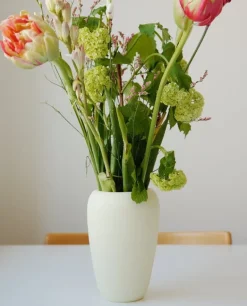 Lokal Helsinki Silmu vase, light yellow