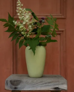 Lokal Helsinki Silmu vase, green