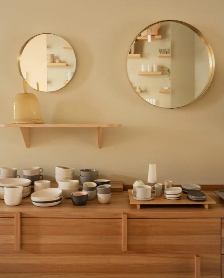 Lokal Helsinki Vino 40 mirror, brass, outward