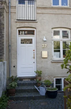 Louis Poulsen AJ 50 wall lamp for outdoors, white