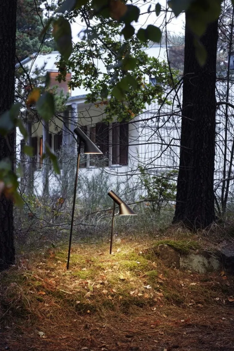 Louis Poulsen AJ Garden bollard lamp, short, 3000K, spike without adaptor