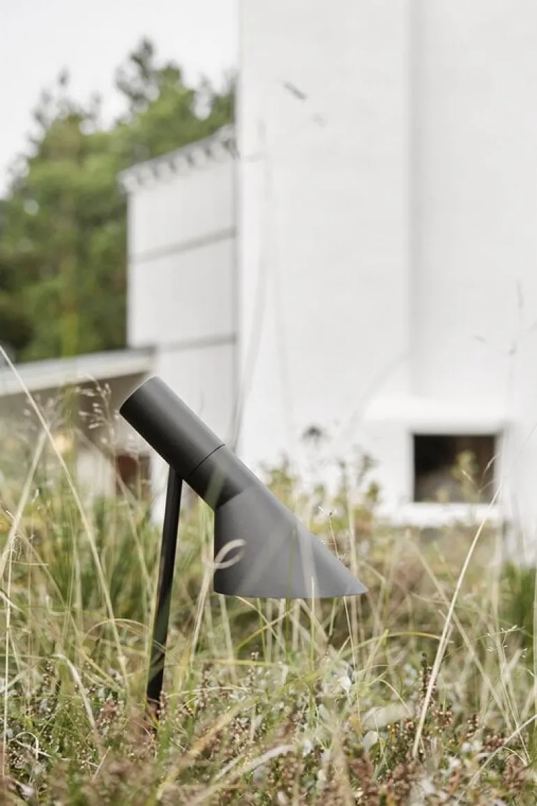 Louis Poulsen AJ Garden bollard lamp, short, 3000K, spike without adaptor