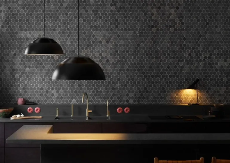 Louis Poulsen AJ Mini V3 table lamp, black