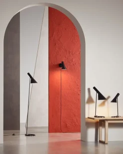 Louis Poulsen AJ Mini V3 table lamp, black