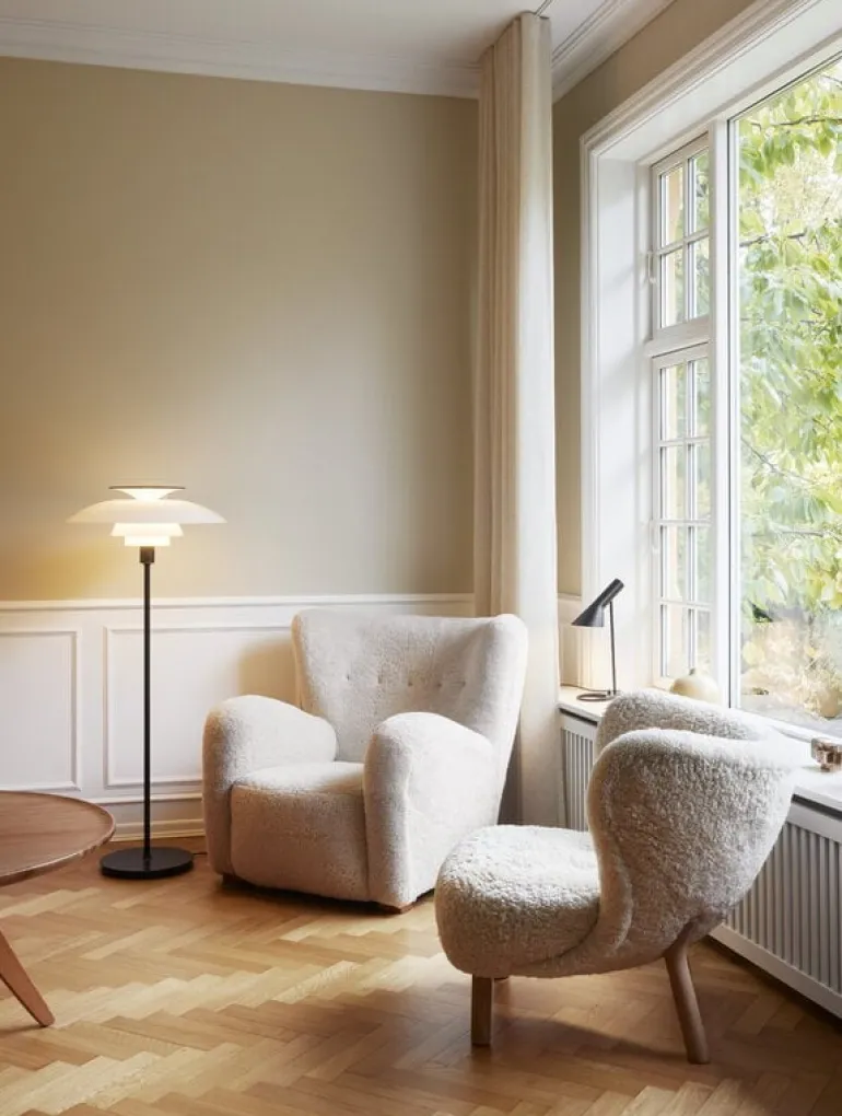 Louis Poulsen AJ Mini V3 table lamp, black