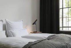 Louis Poulsen AJ table lamp V3, black