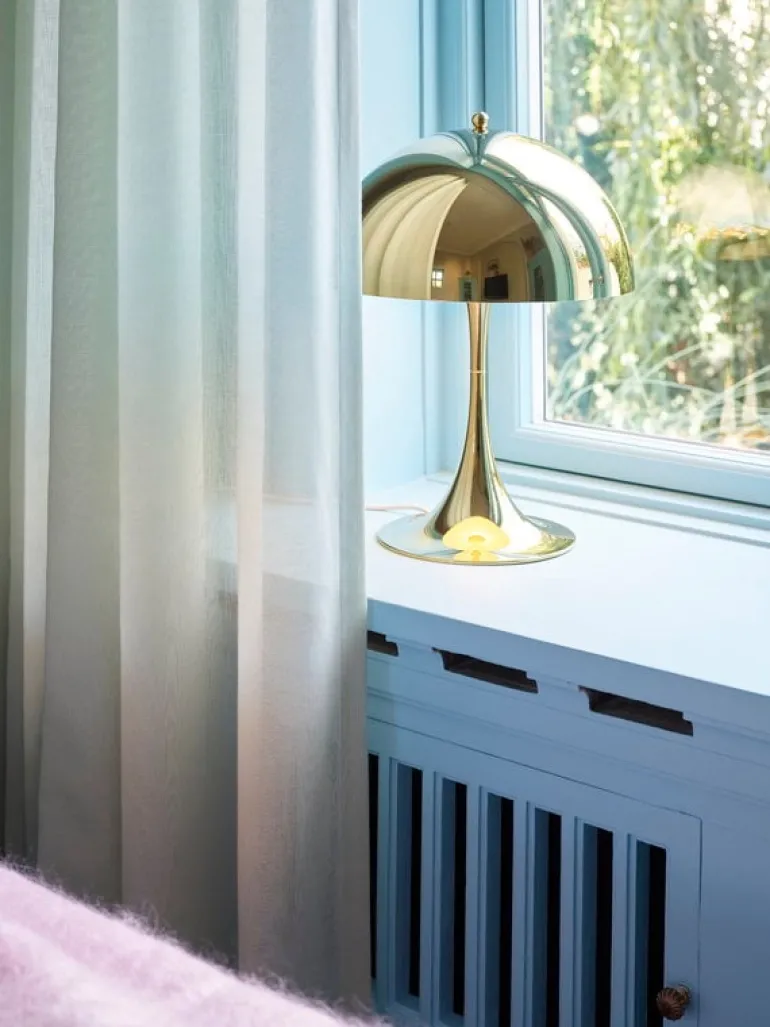 Louis Poulsen Panthella 320 table lamp, brass