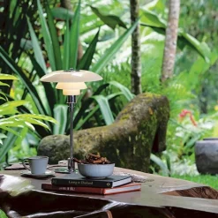 Louis Poulsen PH 3/2 table lamp, metallised black