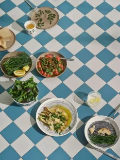 Marimekko Oiva - Räsymatto plate 20,5 cm, white - black