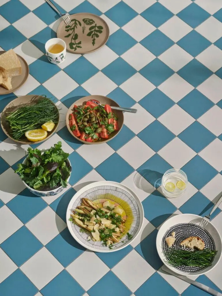 Marimekko Oiva - Räsymatto plate 20,5 cm, white - black